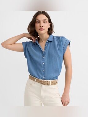 LOFT-NWT - Size M - Runs LARGE -Light Wash Denim Button-Up Shirt - Classic Blue